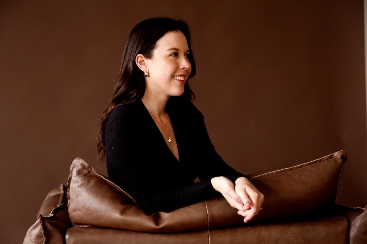 Dra. Ana Luiza Moraes Rocha, coloproctologista Curitiba, consultório médico especializado em cirurgia colorretal e proctologia